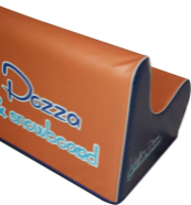 zaoblené malé kreslo personalizované